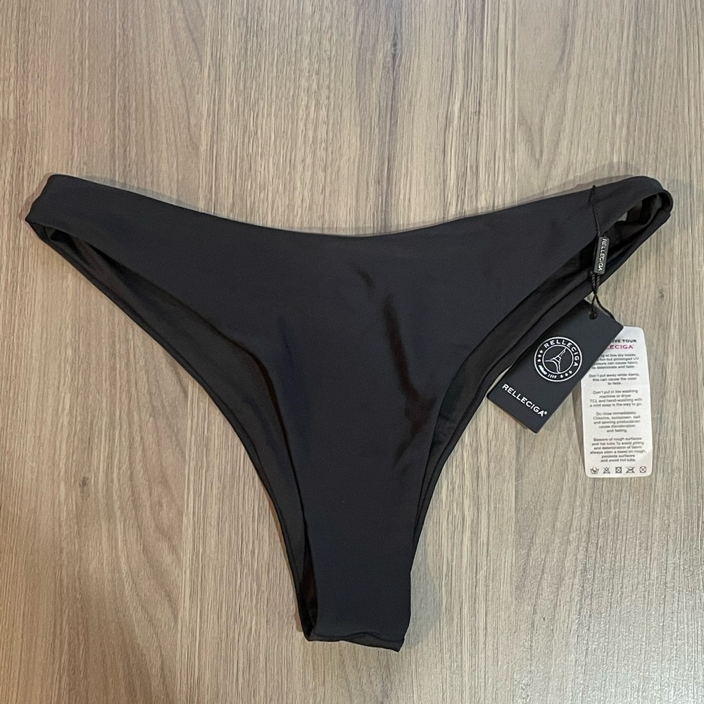 RELLECIGA Black Bikini Swimwear Sleek Minimalist Design - Picture 2 of 10